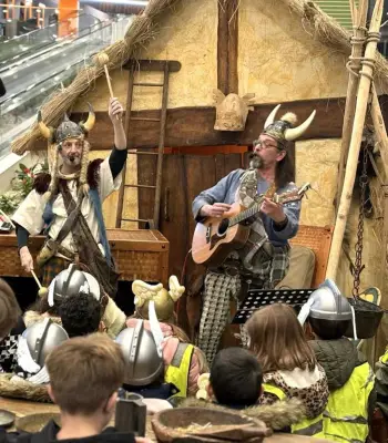 Les Gaulois investissent un centre Leclerc près de Bordeaux avec une exposition immersive