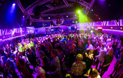 Lituanie : un plan inédit mêlant fiscalité et rénovation de discothèques pour relancer la natalité