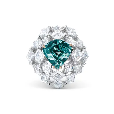 L'Ocean Dream, un diamant bleu-vert unique de 5,5 carats aux enchères chez Christie's