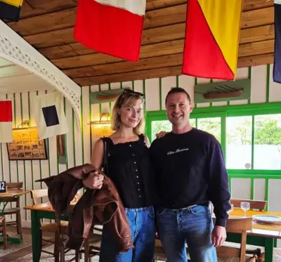 Margot Robbie, star australienne, surprise les clients du Cap Ferret
