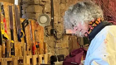 Marianne lance un atelier partagé de travail du bois à Marnhagues-et-Latour