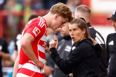 Marie-Louise Eta, coach allemande, brise les codes dans un football masculin