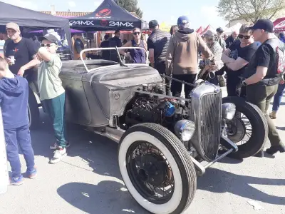 Motors Arts Days 2025 : Un week-end américain au cœur du village pour une cause solidaire