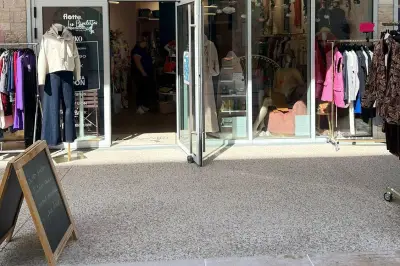 Mougins : un défilé de mode convivial animé par les commerçants du Cours des Arts