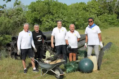 Nouvelle collecte de déchets au Lapin blanc : des tuyaux industriels abandonnés inquiètent