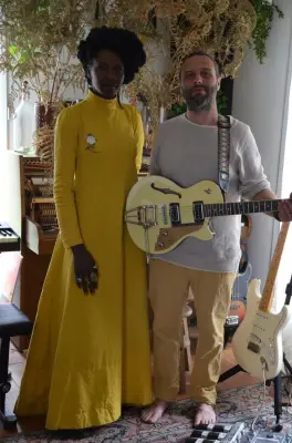 Okali, duo musical révélé par The Voice, enchante La Rochelle et Berlin