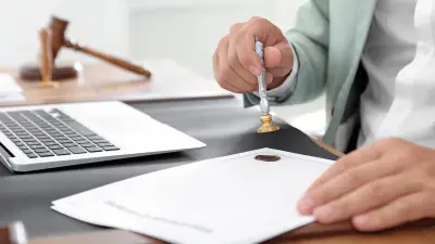 Reconnue fille d'un millionnaire, elle cherche sa demi-sœur pour partager 3M€