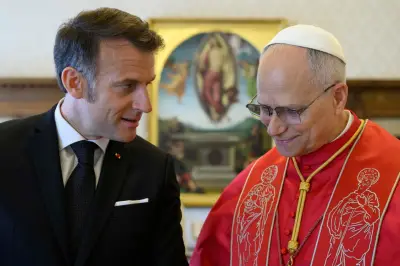 Rencontre historique entre Macron et le pape Léon XIV au Vatican : une heure d'échanges sur le Moyen-Orient