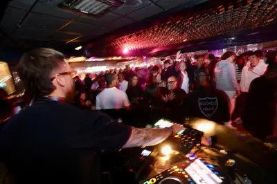 Saint-Tropez dit adieu au VIP Room : la dernière danse émouvante de Jean-Roch