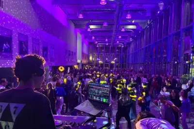 Sainte-Maxime : la compagnie Mazelfreten électrise le Carré après son succès olympique