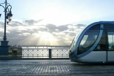 Tramway A à Bordeaux : vingt ans d'histoire en images