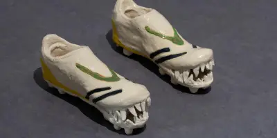 Trois artistes féminines dévoilent le football à l'Institut des Cultures d'Islam