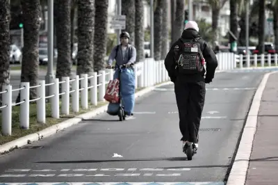 Trottinettes à Nice : cinq jours après l'obligation, casque et gilet jaune peinent à s'imposer