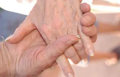 Un couple américain décède à quelques heures d'intervalle après 70 ans de mariage