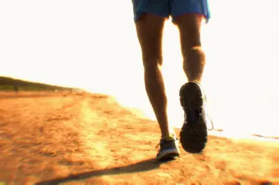 Un entraîneur humilie un joueur en le remplaçant par son petit frère sur le terrain