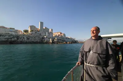 Visite historique du cardinal de Corse à Antibes : une journée d'émotion et de tradition