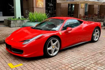 Vol de deux voitures de luxe dans un garage à Six-Fours