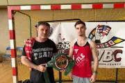 Adam Askhapov remporte la ceinture WBC France à Strasbourg dans un combat revanchard