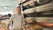 Alès : le boulanger Simon de Bargas rayonne aux halles et sur M6