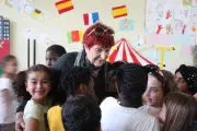 Anne Sylvestre inaugure l'école Labarde à Bordeaux : un après-midi de chansons et de valeurs