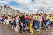 Annulation du 1 km de danse à La Rochelle : un coup dur pour la culture