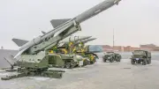 Armée chinoise : des missiles déguisés en grues de chantier