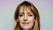 Aurélie Valognes, romancière à succès, partage son parcours et son engagement féministe