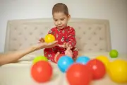 Autisme : la HAS préconise des interventions précoces avant diagnostic