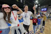 Basket Landes célèbre son doublé en Coupe de France dans une ambiance électrique