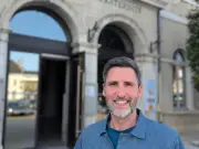 Benjamin Moutet, maire d'Orthez et entrepreneur textile, mise sur l'écoute