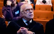 Bernard Cazeneuve officialise sa candidature pour la présidentielle 2027