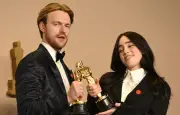 Billie Eilish dément les rumeurs de brouille avec son frère Finneas