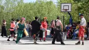 Carnaval des écoles à Génolhac : une fête brésilienne réussie avec la batucada Santu Dem