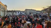 Carnaval Nocturne de Lunel-Viel : Une Nuit Tropicale sous les Étoiles