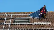 Charente : un ouvrier de 21 ans électrocuté lors de l'installation de panneaux solaires