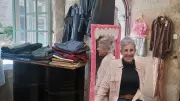 Charlène initie à l'art du tufting à Pézenas