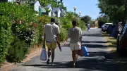 Climat anxiogène et essence chère : les vacanciers d'Occitanie hésitent et annulent
