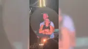 Coldplay : Chris Martin prévient le public après le scandale du baiser volé