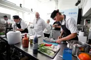 Concours culinaire à Monaco : neuf chefs de yachts s'affrontent sous l'œil de Philippe Etchebest