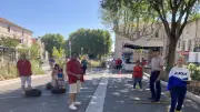 Course de garçons de café et concours de cracheur de noyau à Bagnols