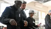 Dans l'Hérault, des jeunes migrants trouvent leur voie grâce à la formation en cuisine