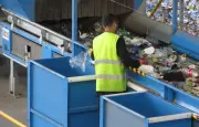 Déchets : les salariés du tri exposés à des risques sanitaires multiples