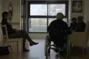 Documentaire « Hold-up sur les vieux » : les dérives lucratives des Ehpad privés en Europe
