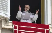 Donald Trump attaque le pape Léon XIV sur les réseaux sociaux en se dépeignant en Jésus
