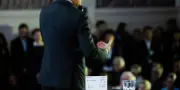 Édouard Philippe mène une pré-campagne prudente pour la présidentielle 2027