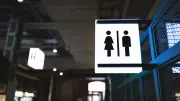 Doublé aux toilettes, un homme tué après une altercation à Phoenix