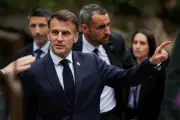 Emmanuel Macron : triple faute en une phrase entre grossièreté et politique