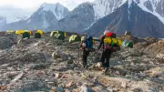 Escroquerie à l'assurance sur l'Everest : des guides empoisonnaient des alpinistes pour des évacuations