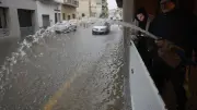 Espagne : pluies diluviennes, un mort et deux disparus, alerte maximale maintenue