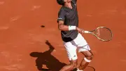 Félix Auger-Aliassime triomphe à l'UTS Bastide Nîmes face à Casper Ruud